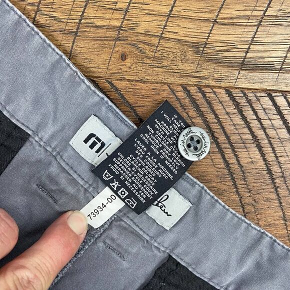 TRAVIS MATHEW cargo khaki shorts 38 - Picture 5 of 6